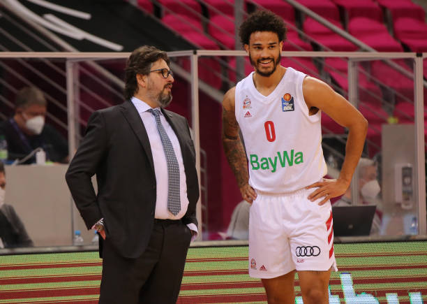 他以行动证 他以行动证