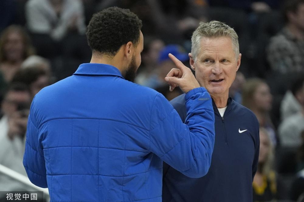 现代足球运 现代足球运