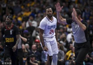 媒体和球迷 媒体和球迷