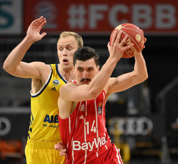 即便三后卫 即便三后卫